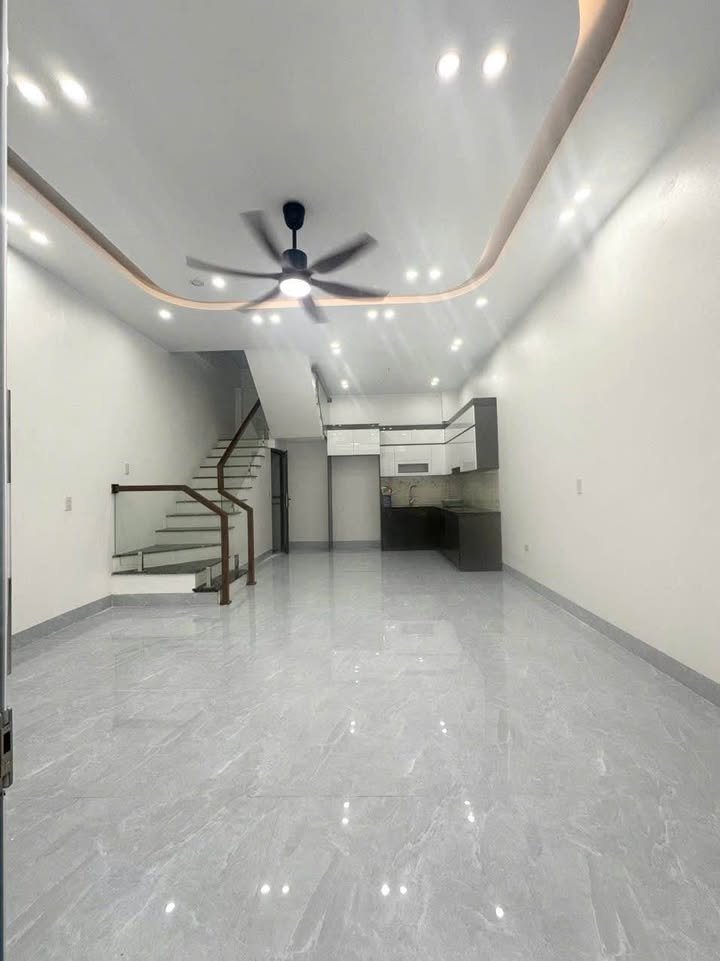 Nhà cho thuê 3 tầng mới đẹp tại phường Trần Lãm - Giá chỉ 5 triệu/tháng!