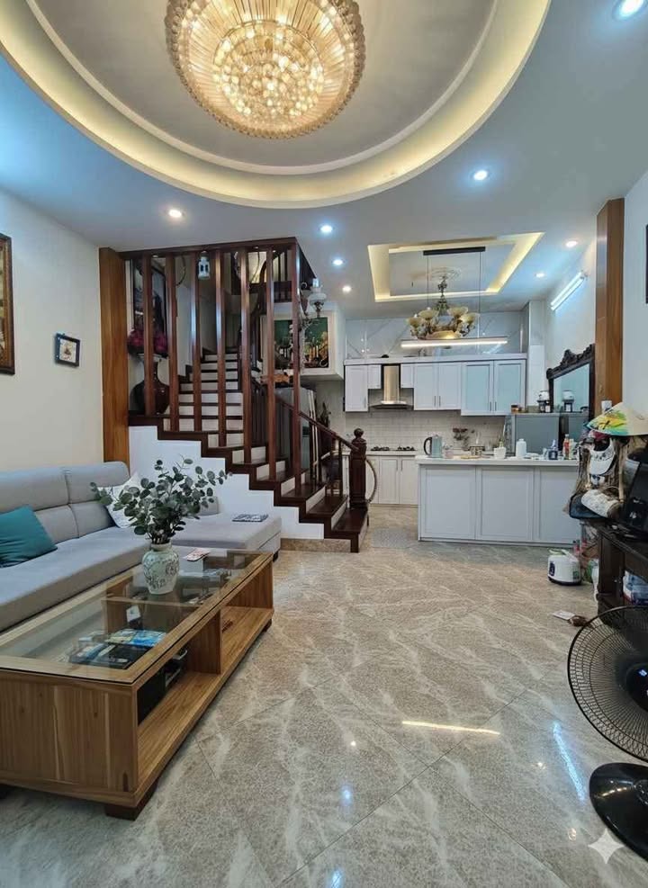 Nhà riêng Đống Đa, 50m², 11 tỷ - Kết nối giáo dục hàng đầu!