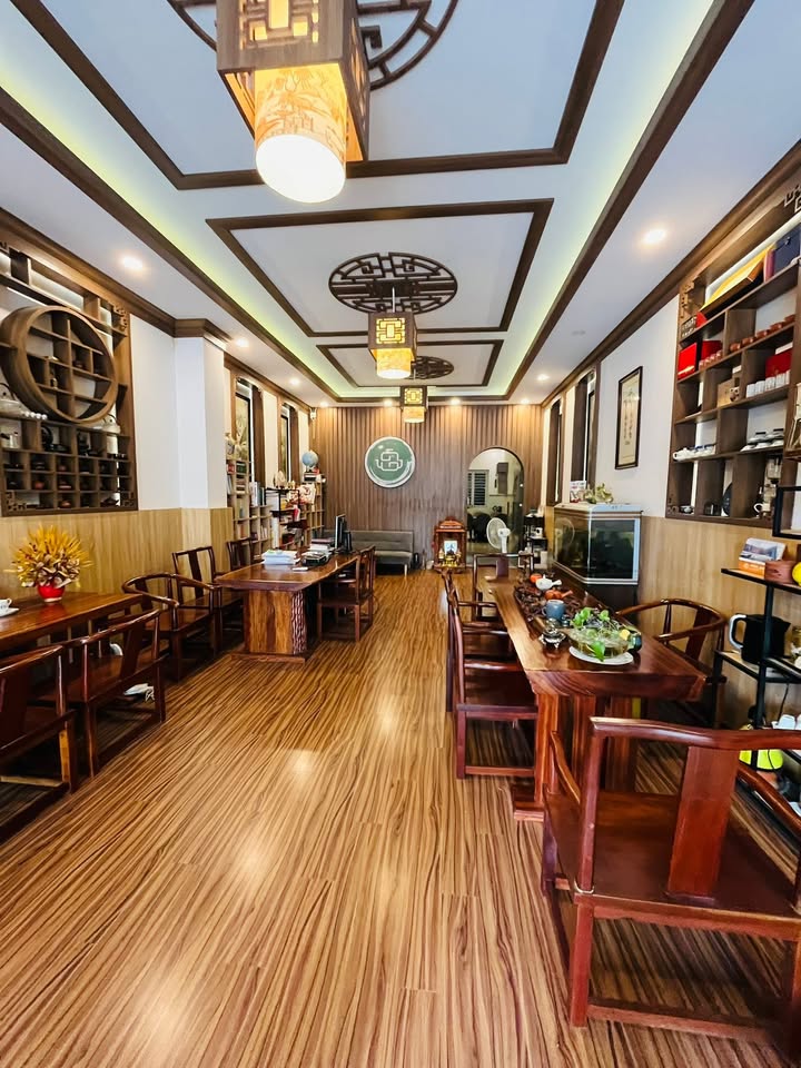 Nhà mặt tiền D2 Thủ Đức 110m² giá 13 tỷ - Kinh doanh đỉnh cao!