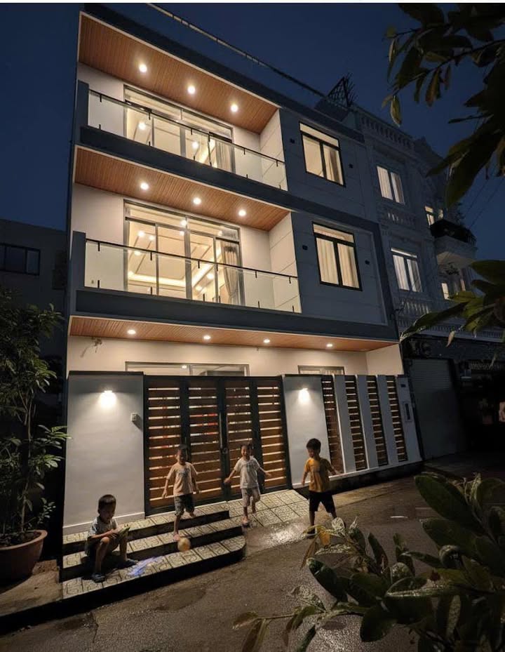 Nhà phố 4 tầng đường Huỳnh Tấn Phát, Nhà Bè 69m² giá 7.6 tỷ - Sẵn sàng vào ở ngay!