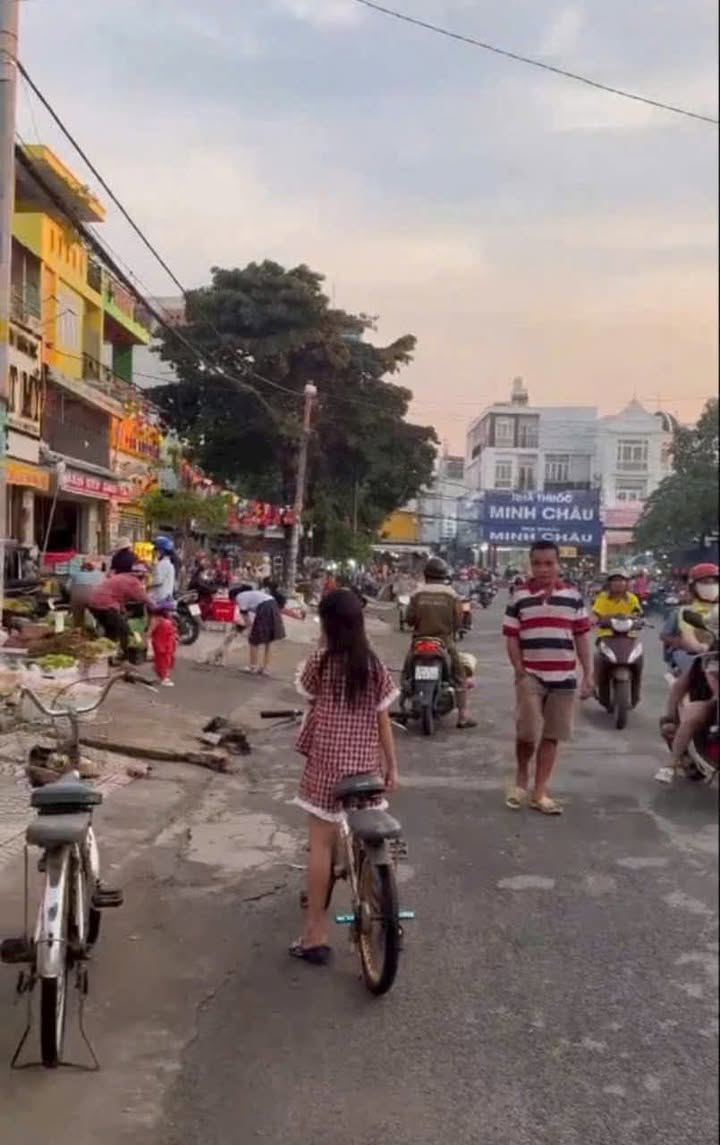 Nhà mặt tiền chợ Bình Thành, Bình Tân 114m² giá 16 tỷ - Kinh doanh sầm uất!