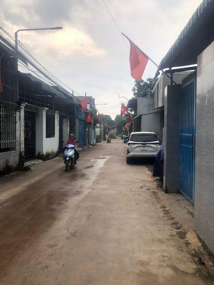 Nhà mặt tiền đường Phan Sinh, Trảng Bom 2PN giá chỉ 2.5 triệu/tháng - Sẵn sàng cho thuê!