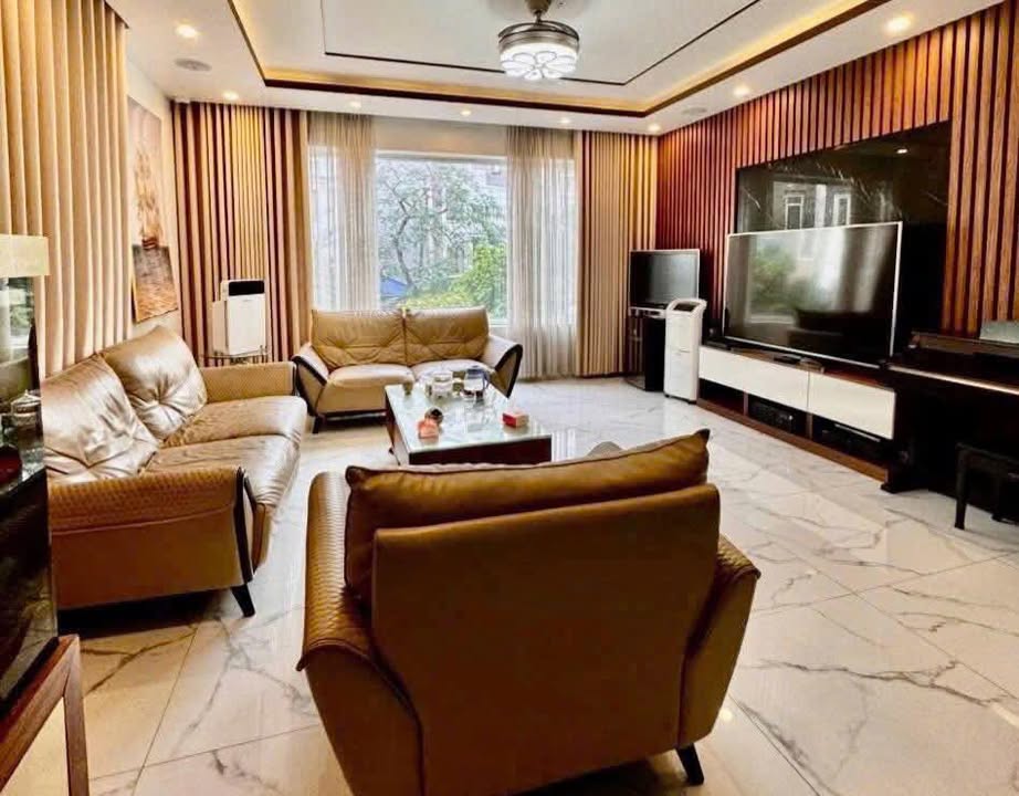 Nhà mặt phố Xuân Thủy, Cầu Giấy 45m² giá 15 tỷ - Đầu tư sinh lời ngay!