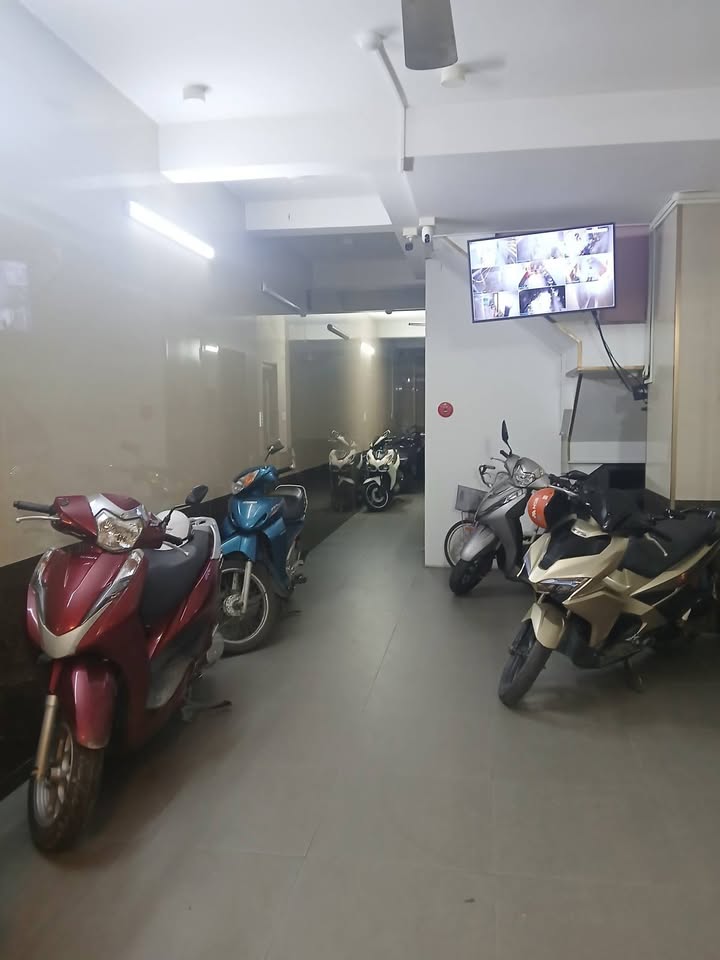 Nhà Phạm Văn Hai, Quận Tân Bình 160m² giá 22.8 tỷ - Khu vực kinh doanh sầm uất!