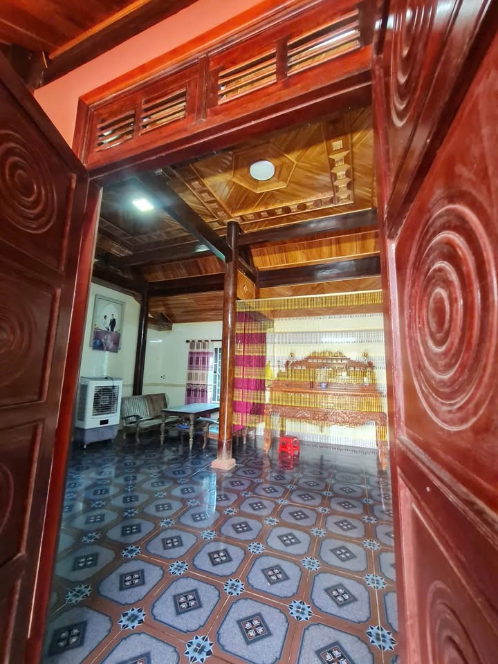 Nhà gỗ đẹp tại Hưng Nguyên 721m² giá 4 tỷ - Sẵn sàng vào ở ngay!