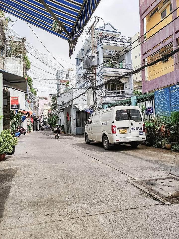 Nhà phố Lạc Long Quân, Tân Bình 105m² giá 20 tỷ - Chính chủ lâu đời!