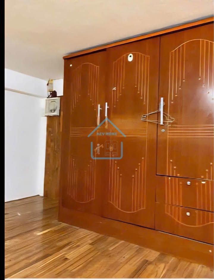 Nhà cho thuê 3 tầng mặt tiền Cách Mạng Tháng Tám, Đà Nẵng - Phù hợp gia đình và văn phòng!