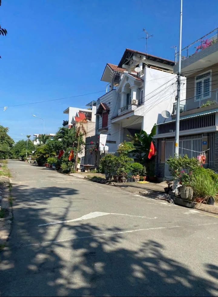 Đất thổ cư khu TĐC Long Sơn, P. Long Bình, Q. 9, 102m² - Giá tốt 4.7 tỷ!