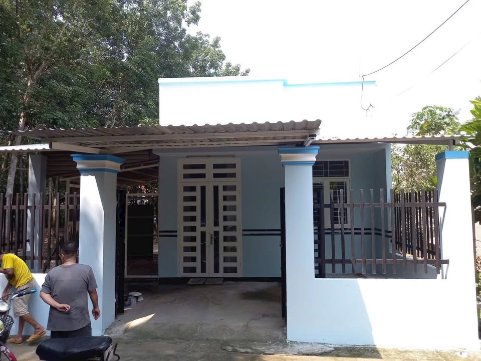 Nhà cấp 4 cho thuê tại Thới Hòa, Bến Cát 3.5 triệu - Không gian thoải mái với sân nuôi gà!