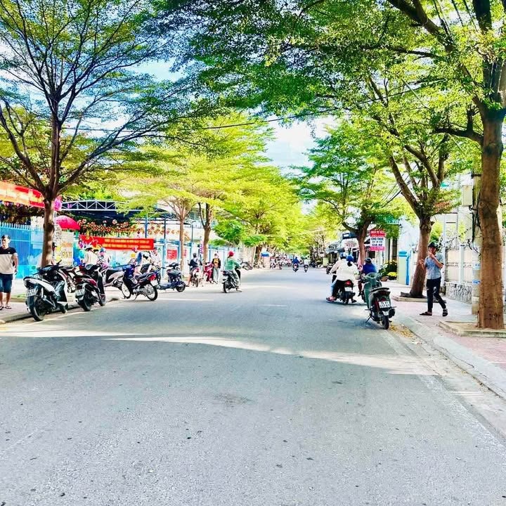 Nhà mặt phố Lý Thường Kiệt Nha Trang 60m² giá 2 tỷ - Cơ hội kinh doanh tuyệt vời!