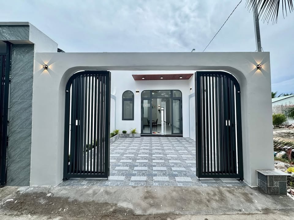 Nhà mới hoàn thiện tại khu phố Bình Lợi, Mỹ Phong 120m² giá 1.33 tỷ - Pháp lý đầy đủ, thuận tiện di chuyển!