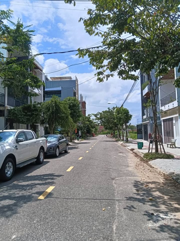 Nhà 3 tầng Cồn Dầu 23, Đà Nẵng 100m² giá 8,75 tỷ - Thiết kế hiện đại, sẵn sàng ở ngay!