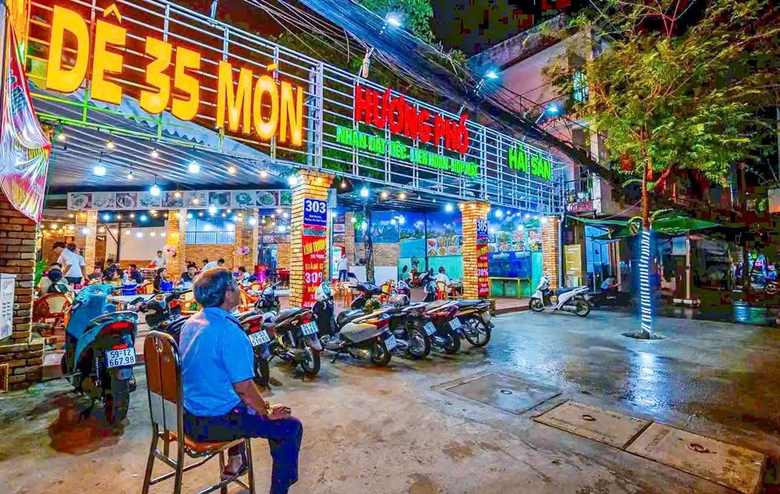 Nhà góc 2 mặt tiền cho thuê tại Đinh Bộ Lĩnh, Bình Thạnh - Diện tích 600m², giá 75 triệu/tháng