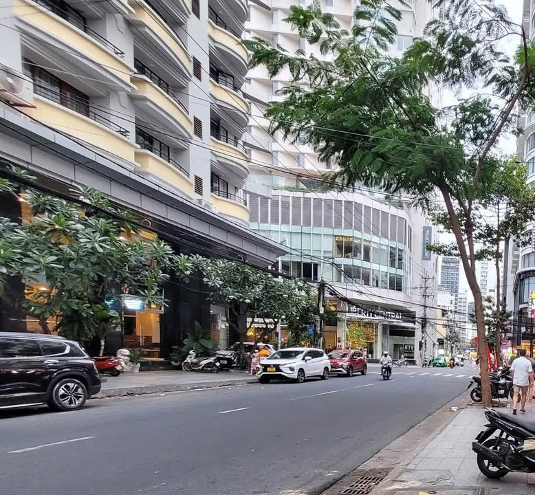 FrontHouse đường Hùng Vương Nha Trang 56m² giá 23 tỷ - Mặt tiền kinh doanh sầm uất!