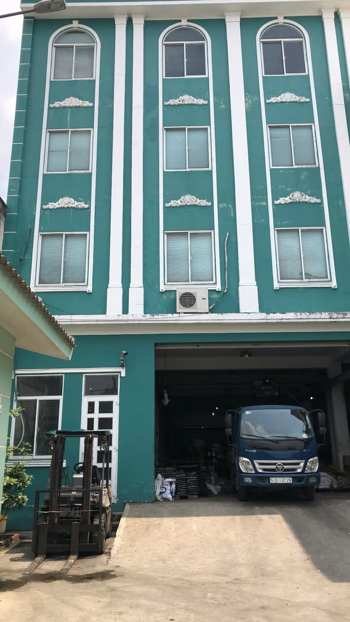 Kho Xưởng 815m² mặt tiền Đoàn Nguyễn Tuấn, Bình Chánh giá 30 tỷ - Cơ hội đầu tư hiếm có!