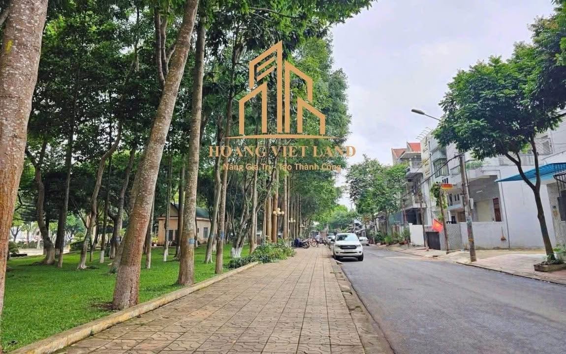 Nhà mặt tiền Hoàng Văn Thụ, Buôn Ma Thuột 108m² giá 11.2 tỷ - Kinh doanh tuyệt vời!