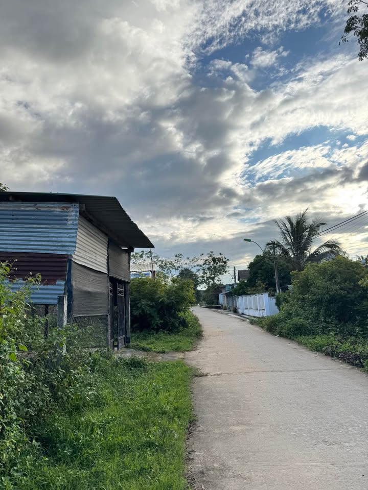 Đất thổ cư mặt đường Thôn 2, Đăk Cấm 420m² giá 600 triệu - Đầu tư sinh lời tuyệt vời!