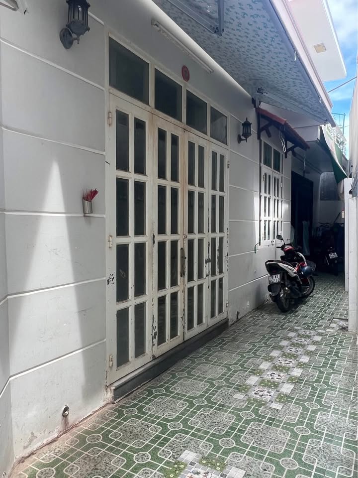 Nhà kiên cố hẻm Tân Hải, Vĩnh Trường 49m² giá 2.35 tỷ - Phù hợp cho gia đình trẻ