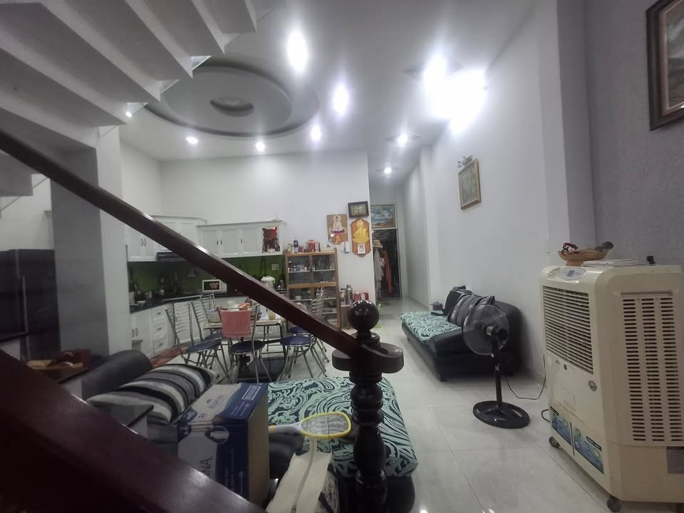 Nhà mặt tiền kinh doanh Phạm Văn Đồng, Thủ Đức, 162m² giá 23.4 tỷ - Cơ hội đầu tư tốt!