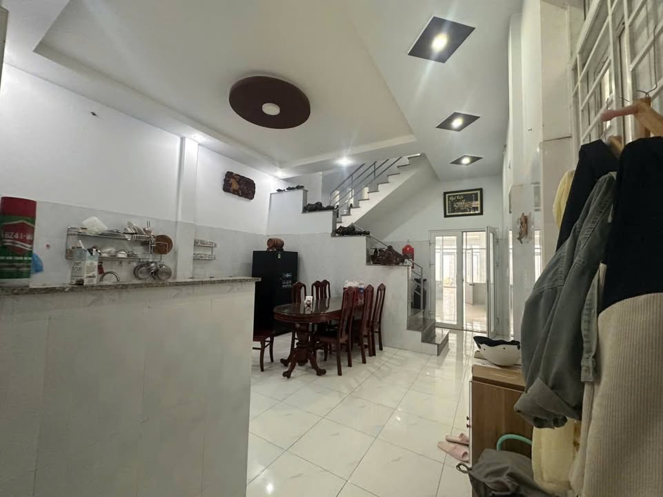 Nhà mặt tiền Nguyễn Cơ Thạch 228m² giá 5.85 tỷ - Kinh doanh sầm uất!