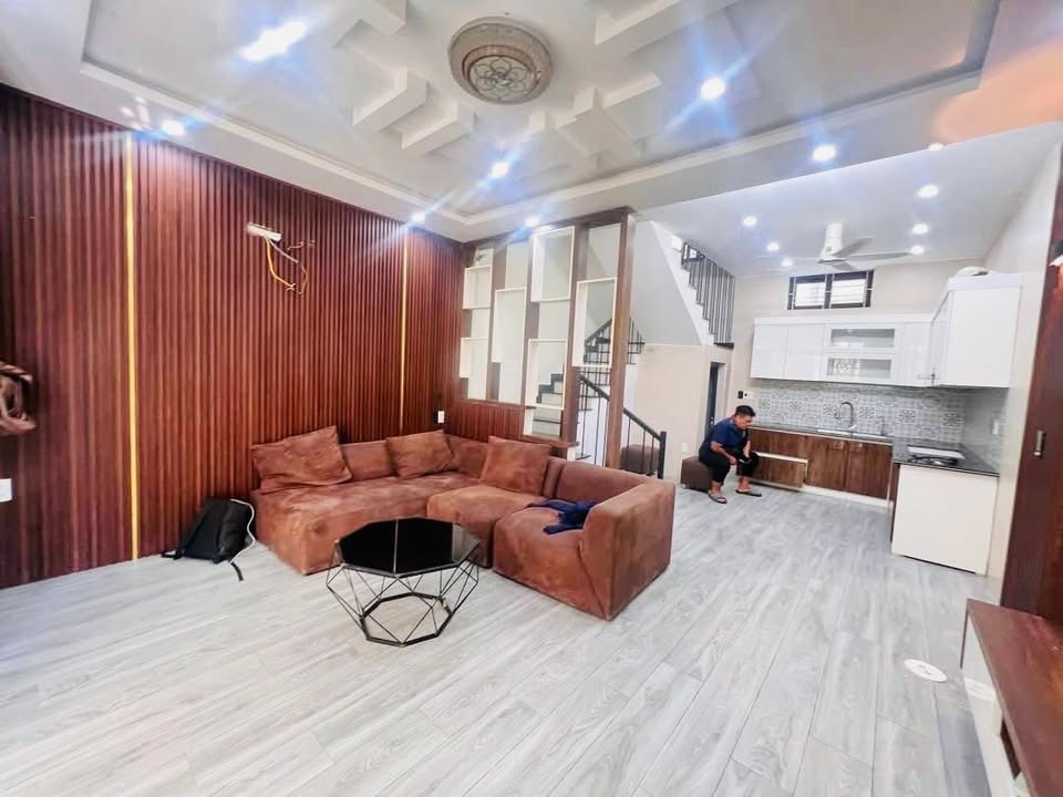 Nhà 4 Tầng Xóm Trung, Văn Cao Hải An 41m² giá 2,59 tỷ - Về ở ngay!