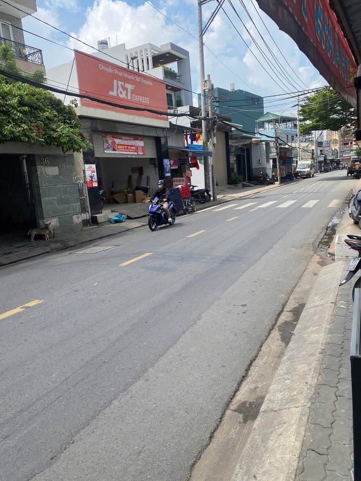 Nhà cho thuê mặt tiền Chợ Phú Thuận, Quận 7, 143m² giá 32 triệu - Vị trí đắc địa cho kinh doanh!