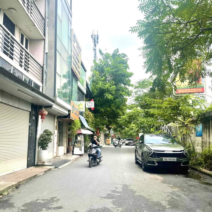 Bán đất Nghi Tàm Tây Hồ 54m² giá 12.3 tỷ - Sổ đỏ chính chủ, vị trí tuyệt vời!