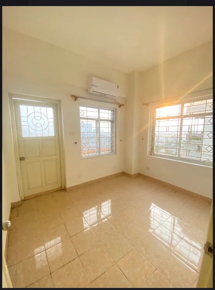 Chung cư Định Công, Hoàng Mai 100.8m² giá 7 tỷ - Nội thất cơ bản, sẵn sàng ở ngay!