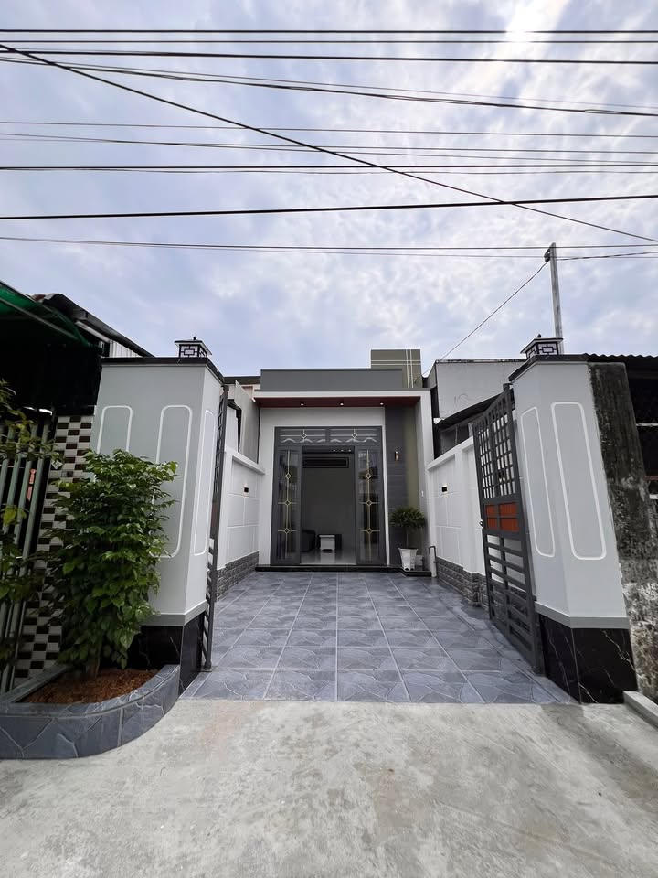 Nhà mặt tiền Long Khương Hòa Thành 120m² giá 1.28 tỷ - Thiết kế sang trọng, nhiều tiện ích!