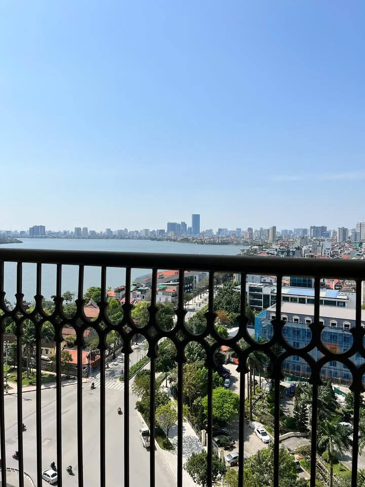 Căn hộ E1 Dorado Tây Hồ 1PN giá 14 triệu - View Hồ Tây thoáng đãng!
