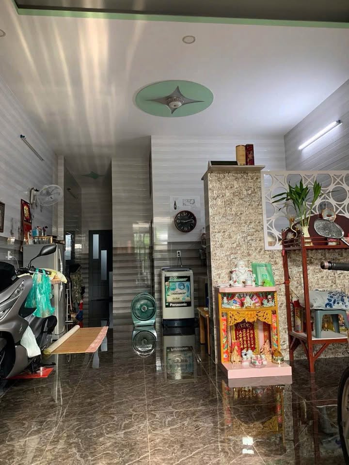 Nhà bán Phường 5, TP Mỹ Tho 105m² giá 2.1 tỷ - Vị trí trung tâm thuận lợi!