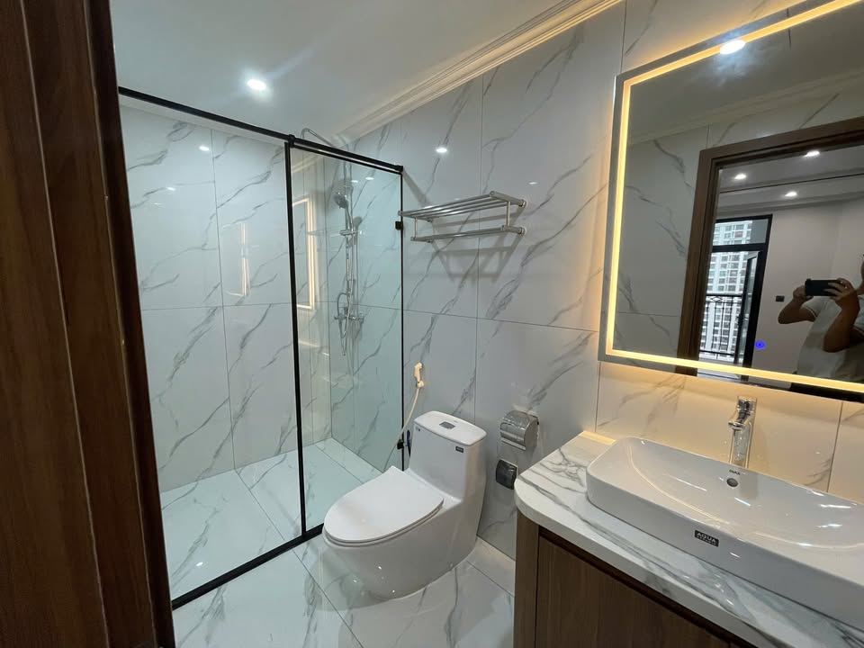 Căn hộ Royal City Hà Nội 130m² giá 14 tỷ - Nhà mới sửa đẹp, đầy đủ nội thất!