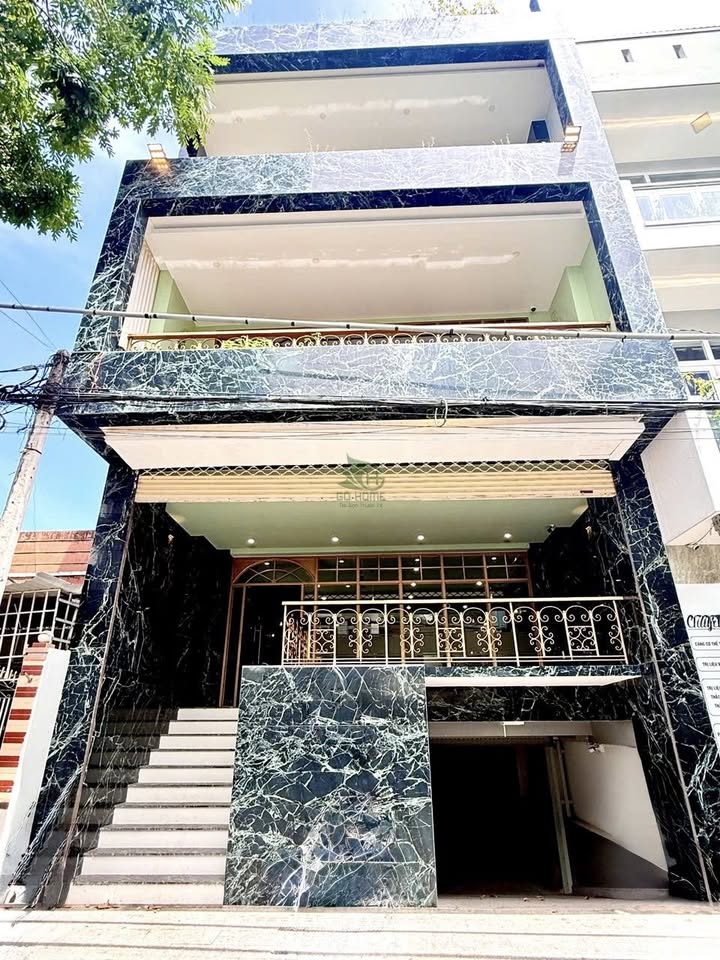 Cho thuê nhà kinh doanh 4 tầng tại Phước Tân, Nha Trang - Giá 38 triệu/tháng!