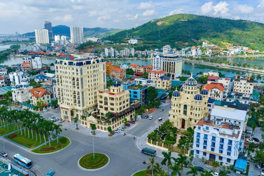 Biệt thự Bãi Cháy 400m² giá 30 tỷ - Khẳng định đẳng cấp chủ nhân!