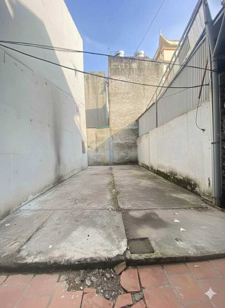 Đất nền chính chủ Tổ 18 Ngọc Thụy 80m² giá 10 tỷ - Sổ đỏ vuông vắn!