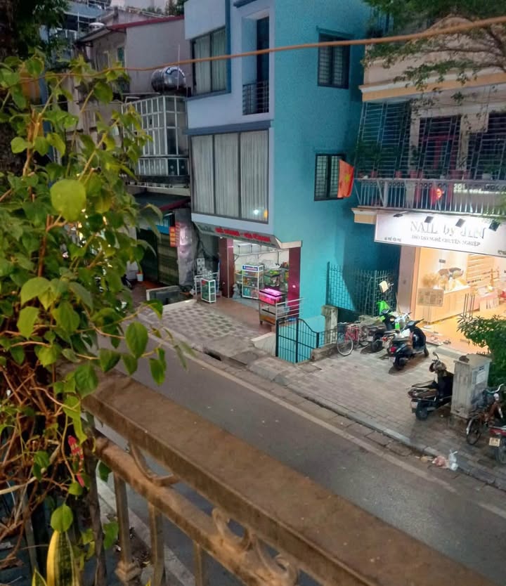 Nhà mặt phố Yên Phụ Tây Hồ 75m² giá thỏa thuận - Kinh doanh sầm uất!