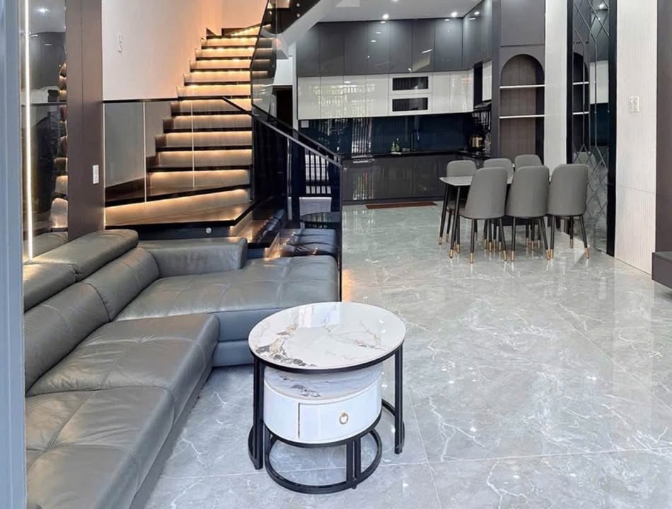 Nhà 3 tầng mặt tiền Nguyễn Tất Thành, Đà Nẵng 84m² giá 7.5 tỷ - Đầu tư sinh lời cao!