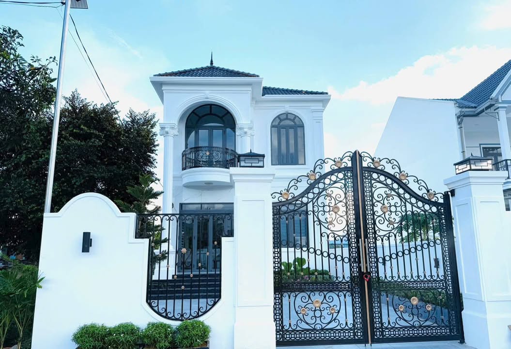 Biệt thự mặt tiền đường Bầu Bạn, Diên Điền, 254m² giá 3,99 tỷ - Sẵn sàng vào ở!