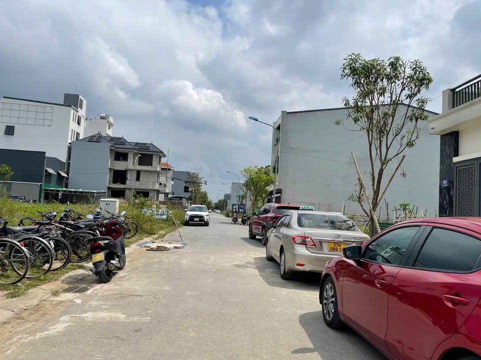 Bán đất Nghi Phú, TP. Vinh 100,2m² - Phong thủy tốt, vị trí thuận tiện!