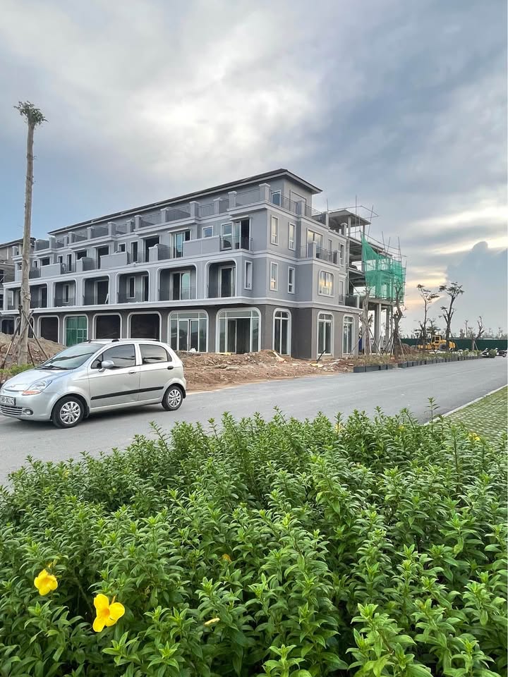 Shophouse 4 tầng góc CE7 Ecopark Vinh 148m² - Mặt tiền rộng, kinh doanh thuận lợi!