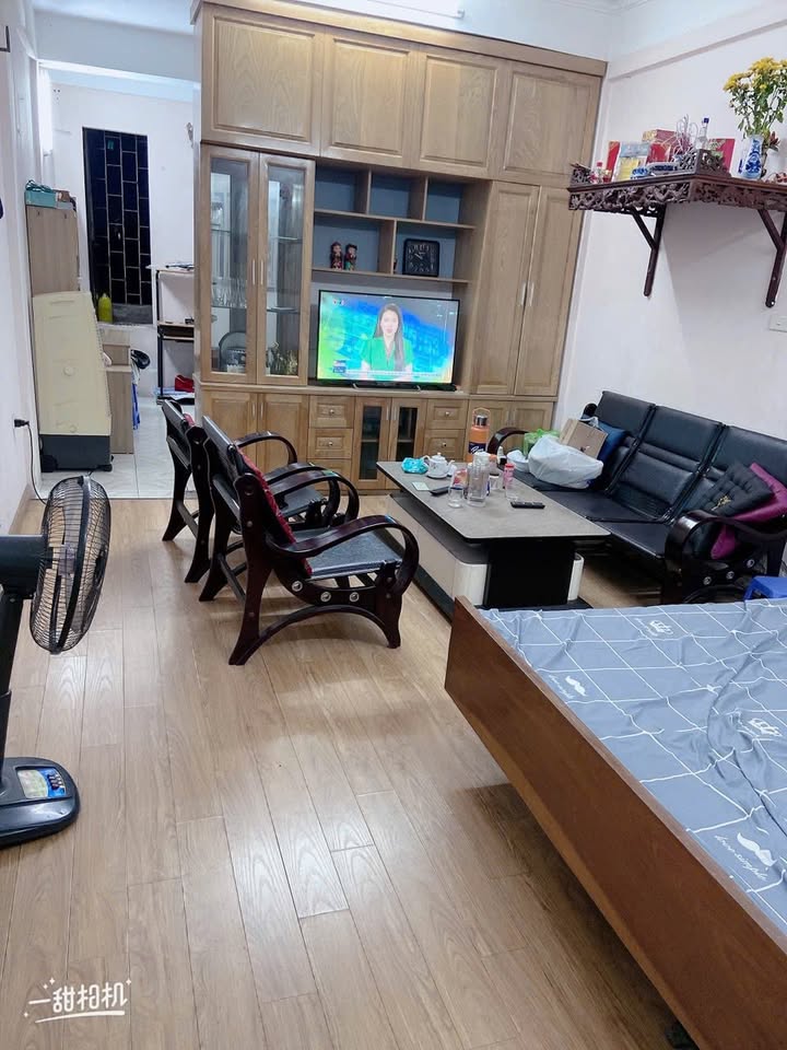 Căn hộ tập thể Nguyễn Khuyến, Đống Đa - Full đồ, giá thỏa thuận hấp dẫn!