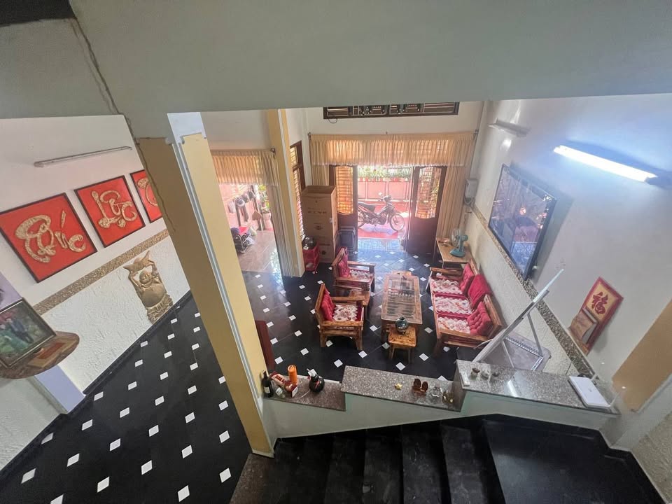 Nhà 2 tầng đường Lê Đình Dương, Tam Kỳ 120m² - Khu dân trí cao, giá 3.35 tỷ!