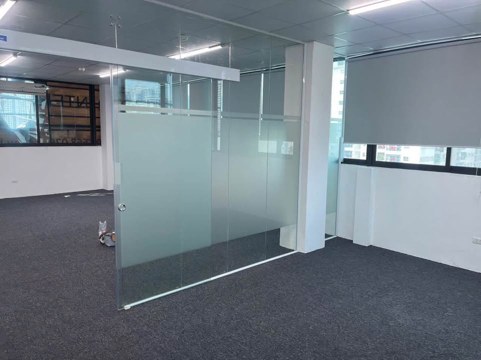 Văn phòng cho thuê Khuất Duy Tiến 100m² giá 23 triệu - Đủ tiện nghi, vào ngay!