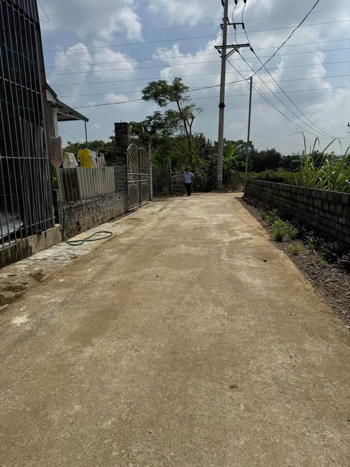 Lô đất Ngọc Lương, Yên Thủy, Hòa Bình 150m² giá 600 triệu - Đất thổ cư, tiện ích đầy đủ!