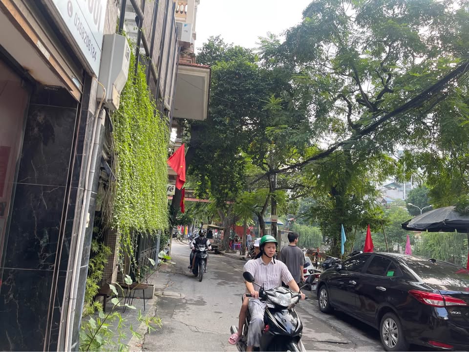 Nhà mặt ngõ 68 Cầu Giấy 36m² giá 10 tỷ - Kinh doanh đỉnh cao!