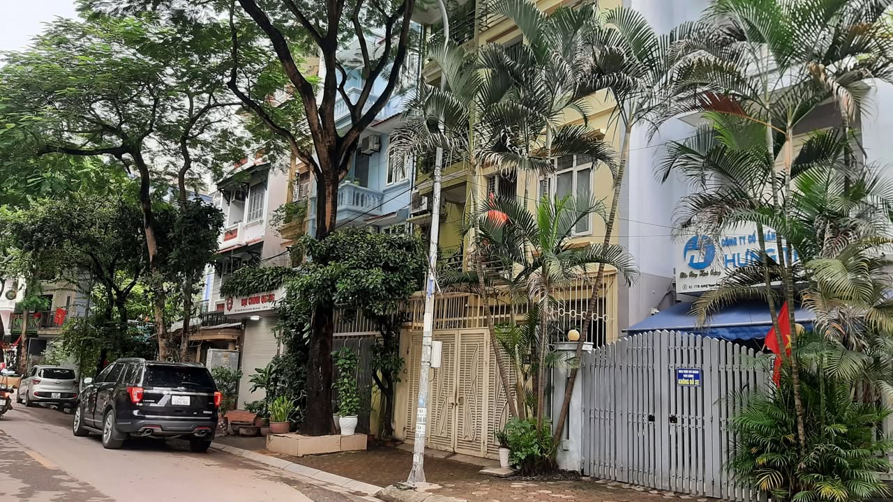 Cho thuê nguyên căn lô góc mặt phố Văn Quán 260m² - Kinh doanh sầm uất