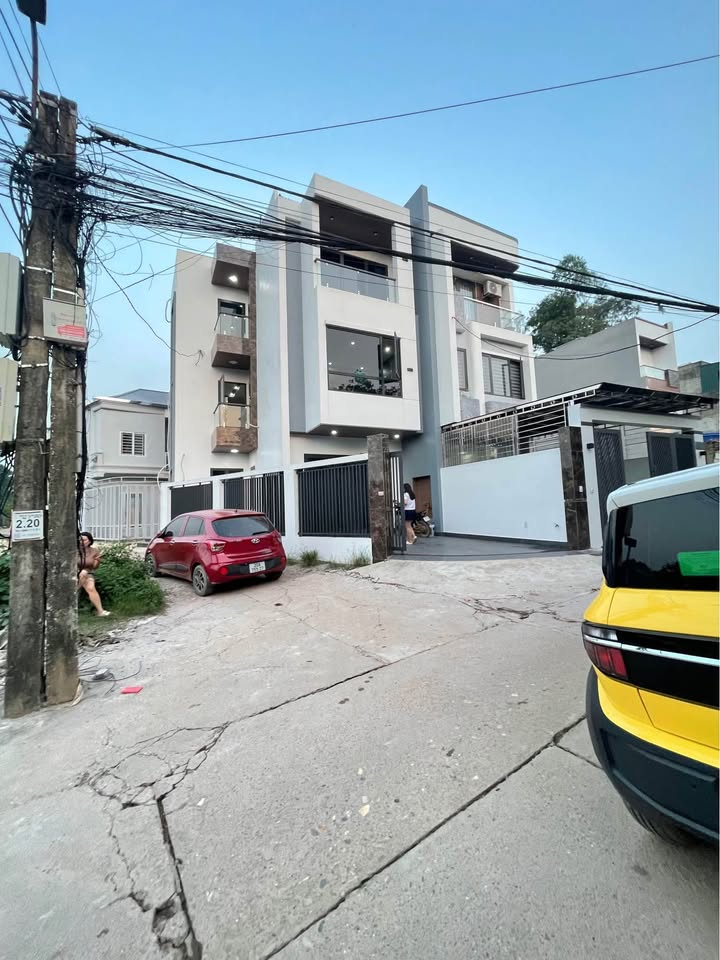 Nhà 3 tầng Phường Đồng Quang 90m² giá 4.1 tỷ - Không ngập lụt, ô tô vào tận nơi!