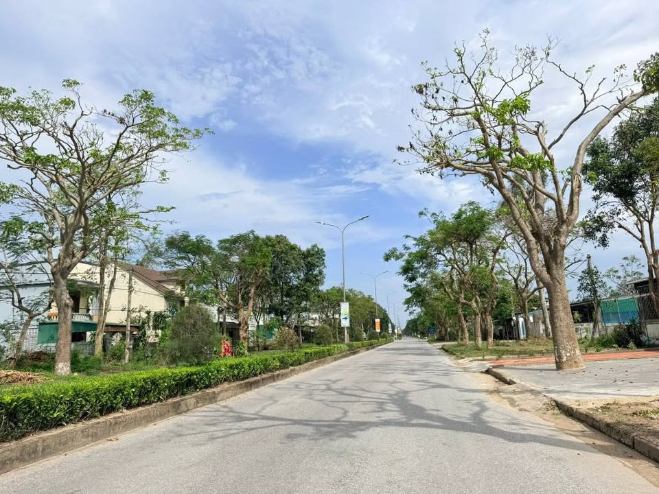 Đất kinh doanh mặt đường Nguyễn Sinh Cung Cửa Lò 122m² - Giá thỏa thuận hấp dẫn!