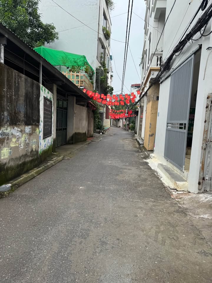 Nhà 3 tầng Yên Viên Gia Lâm 100m² giá 6 tỷ - Sẵn sàng vào ở ngay!