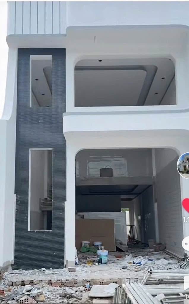 Nhà bán Hẻm 1283 Huỳnh Tấn Phát, Phú Thuận, Quận 7 - 50m² chỉ 3.95 tỷ - Sân để xe rộng, nội thất mới!